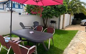 APPARTEMENT LES HIRONDELLES 2KM PLAGE-WiFI-JARDIN-PARKING-DRAPS ET SERVIETTES
